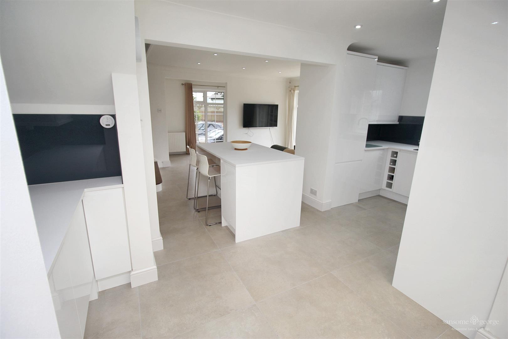 Lower Elmstone Drive, Tilehurst, Reading